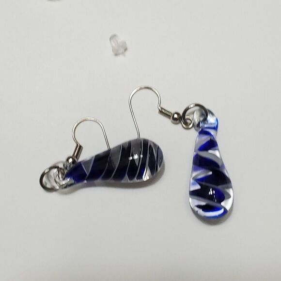 *Sale* Blue and white swirly twirly glass earrings - Picture 2 of 5